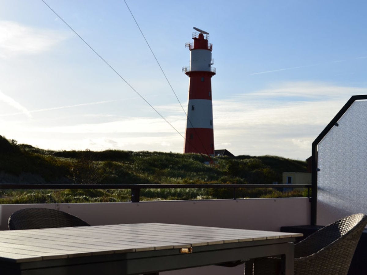 Blick zum Leuchtturm vom Balkon